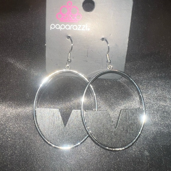 Pair black earrings - Picture 1 of 2